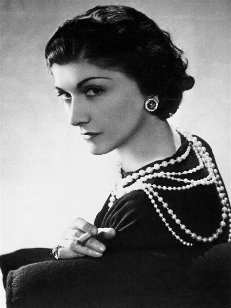 coco chanel frasi|gabrielle coco chanel fashion.